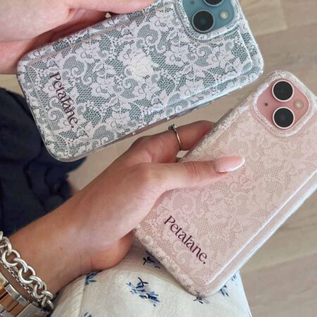 Petalane Lace Phonecase with iphones